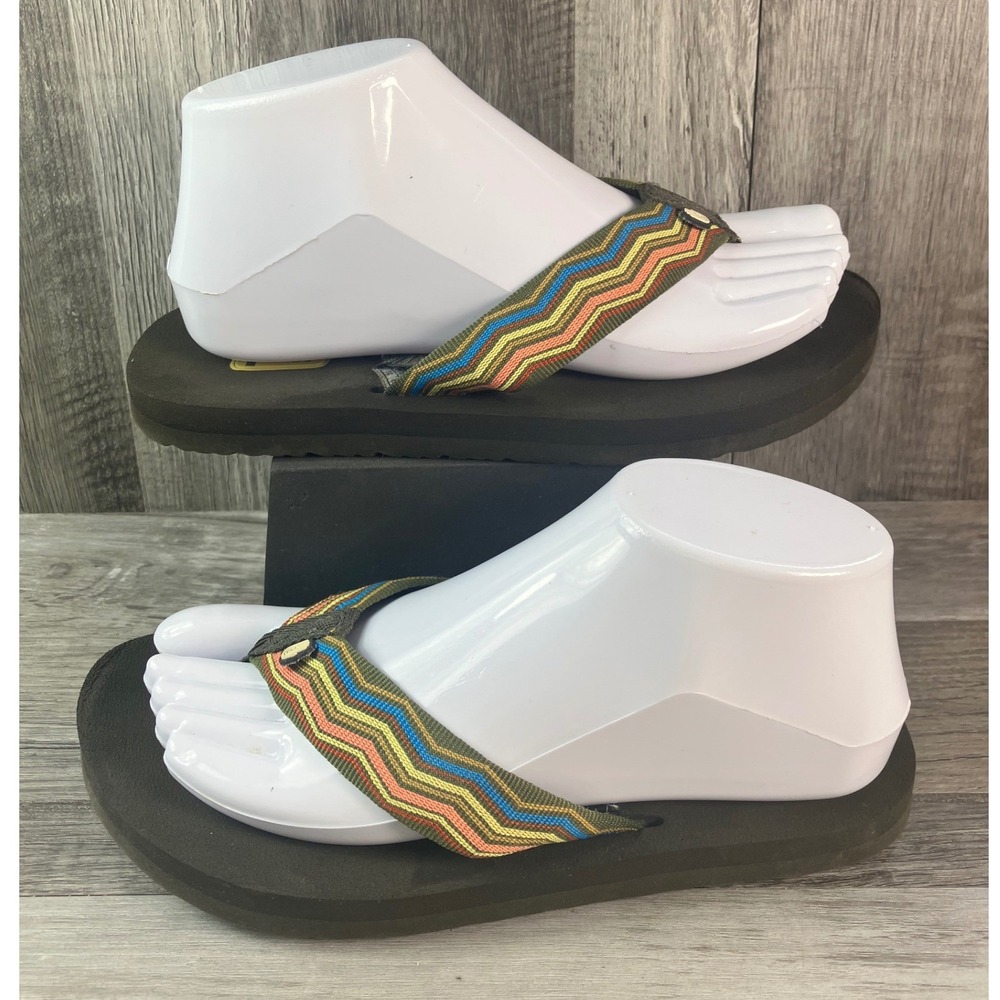 Teva Mush Flip Flops Womens 7 Brown Multi Color Chevron Zigzag Sandals 6119